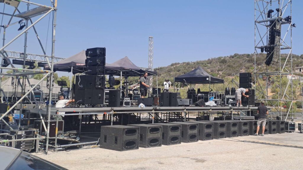 Εξέδρα για τις αναγκες διεξαγωγής των εκδηλώσεων φεστιβάλ.